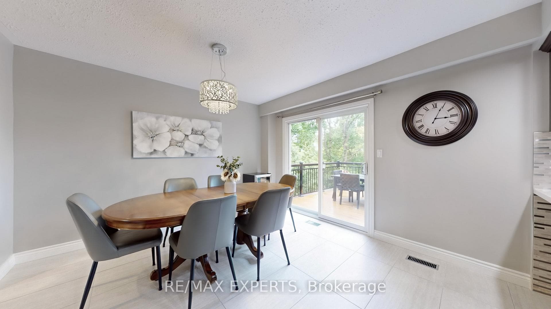 105 Mercury Road photo 11