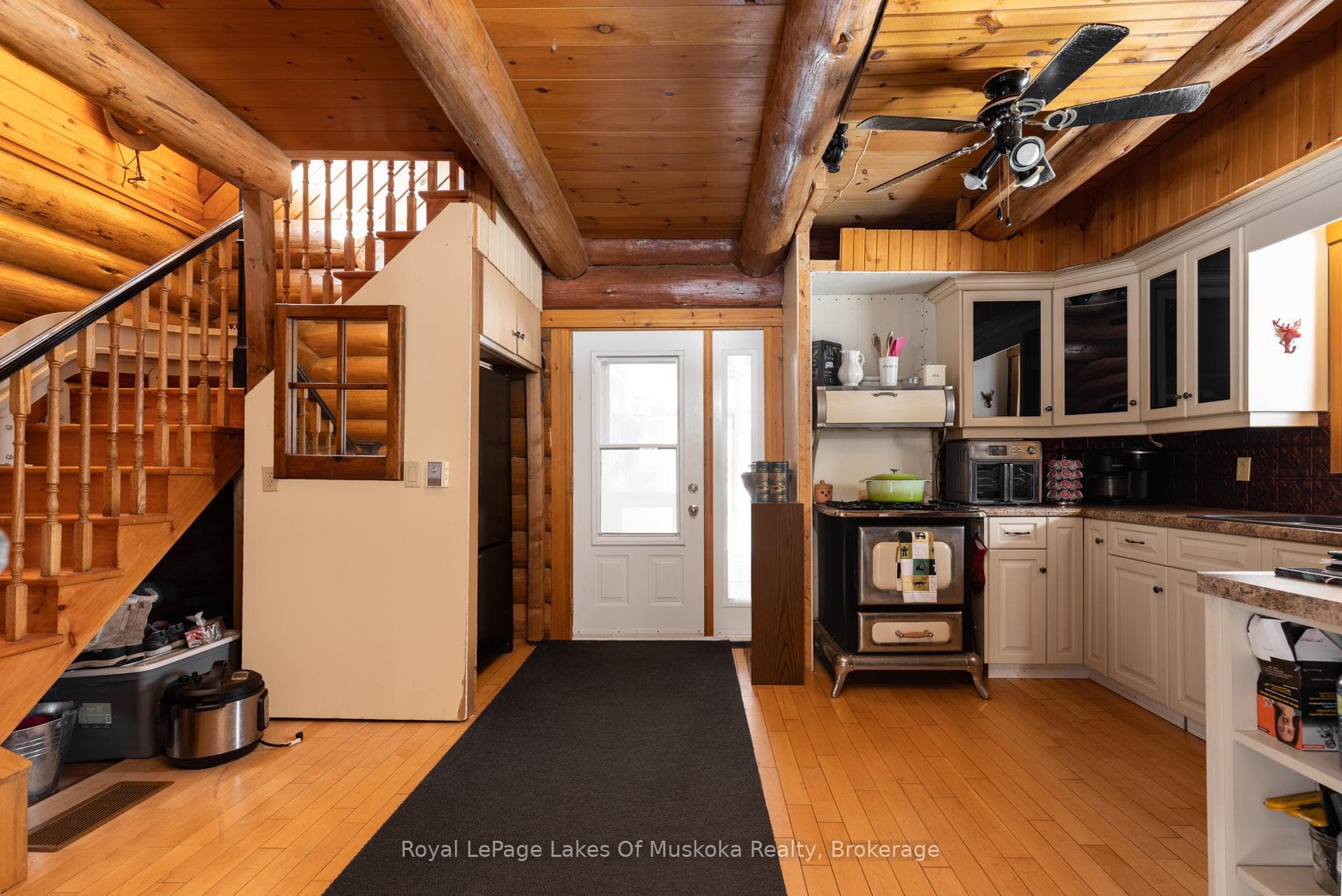 259 Lakeshore Road photo 14