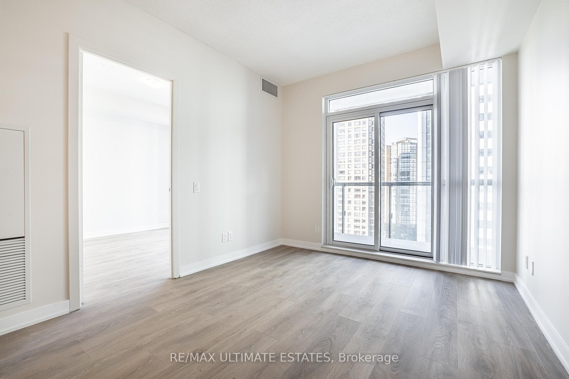4955 Yonge Street Unit 1109 photo 10