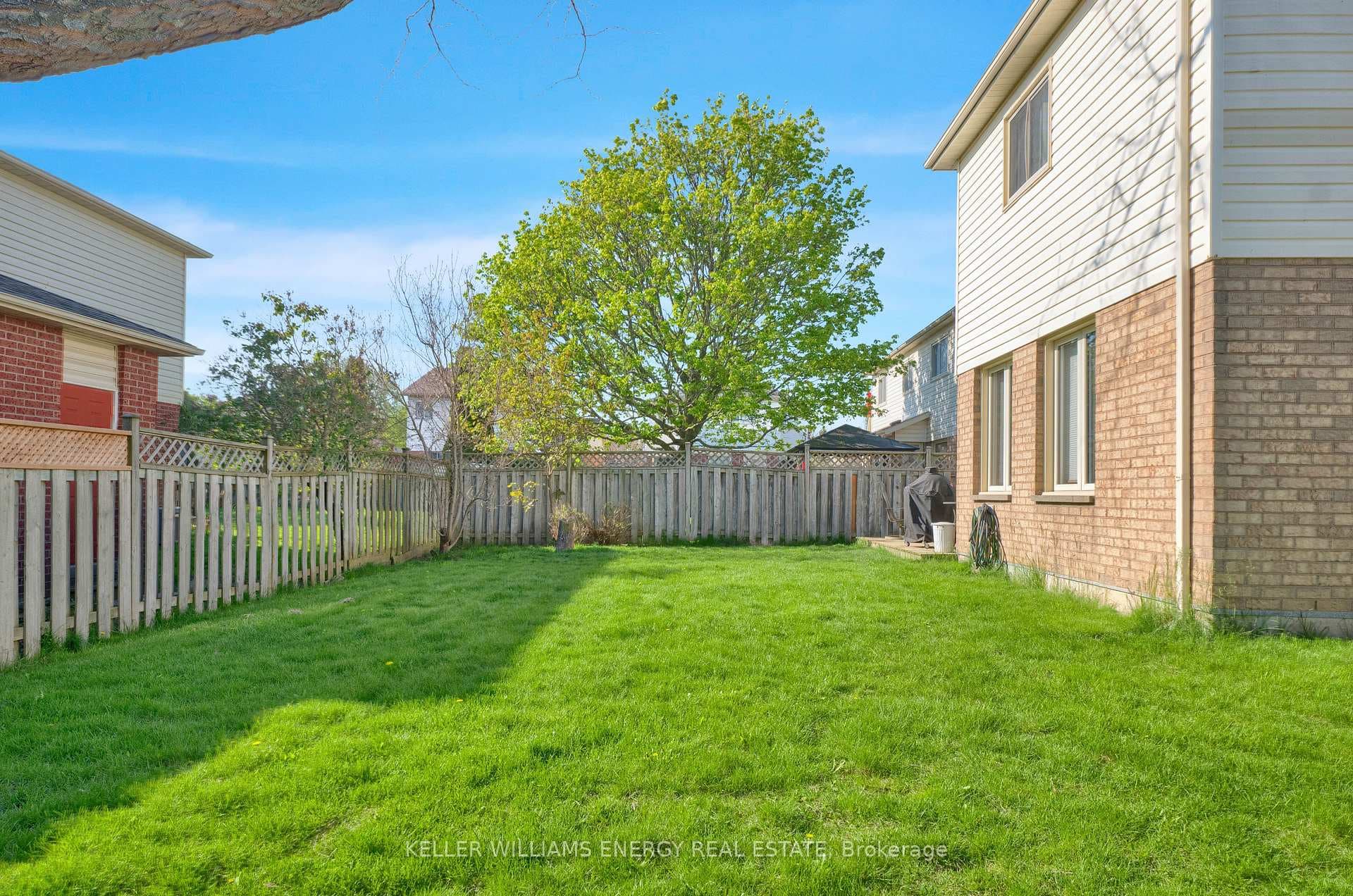 6 McAuliffe Street photo 47