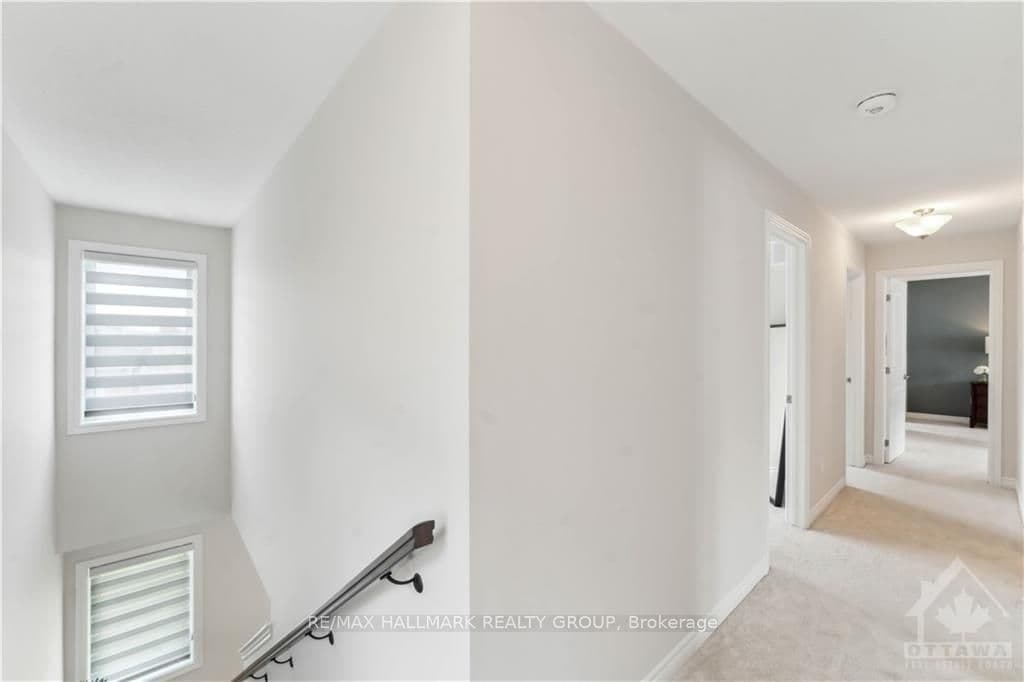 726 VENNECY Terrace photo 15
