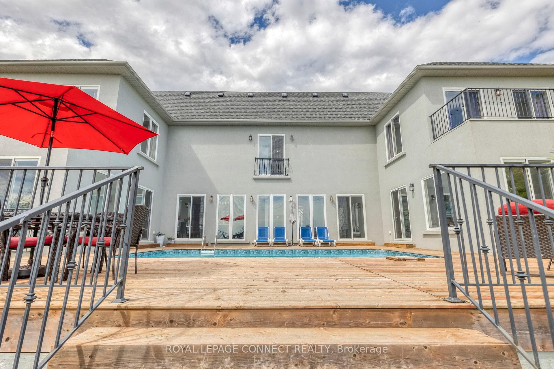 401 Lakeshore Road photo 9