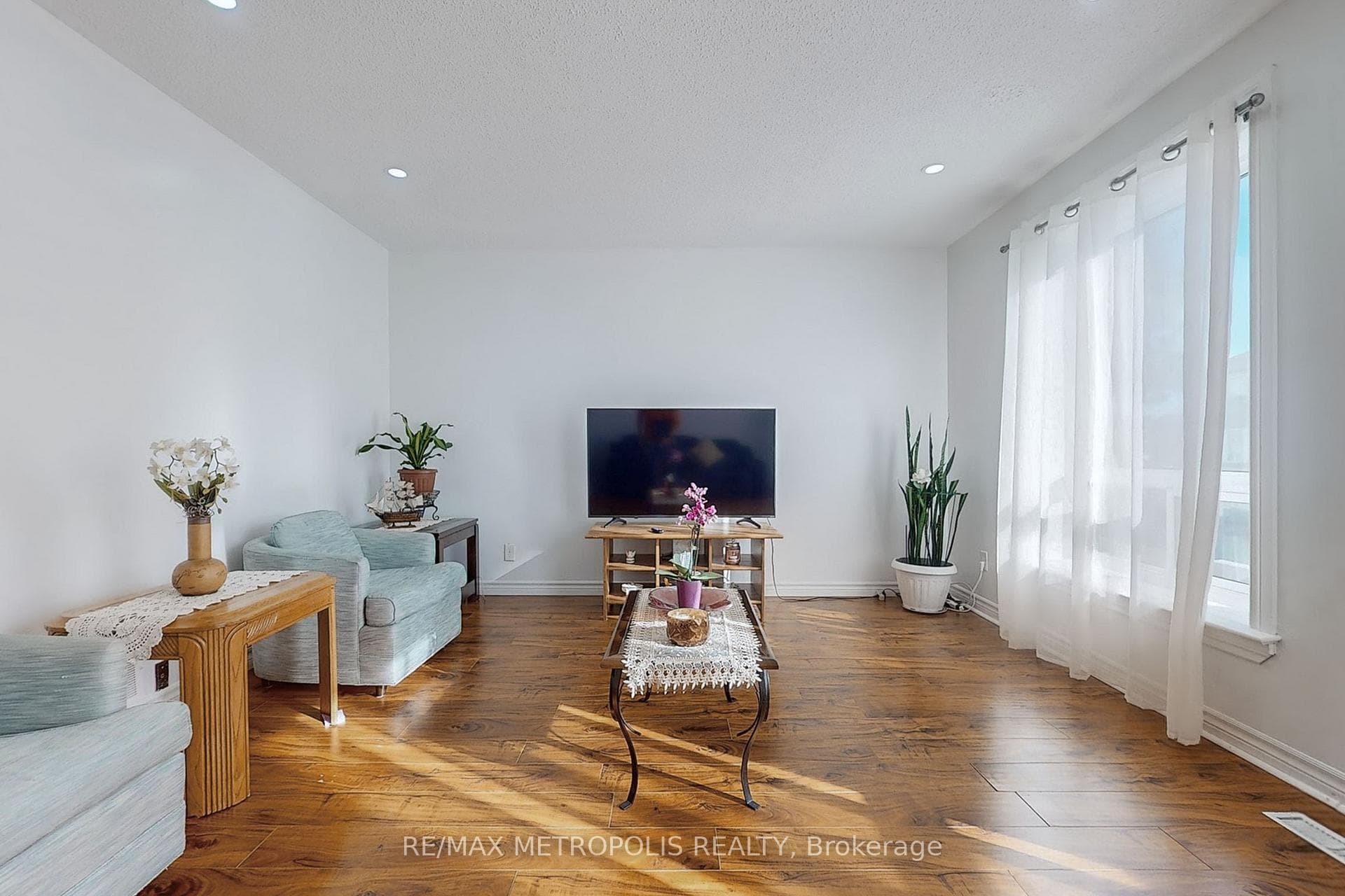 6442 Finch Avenue Unit 216 photo 6