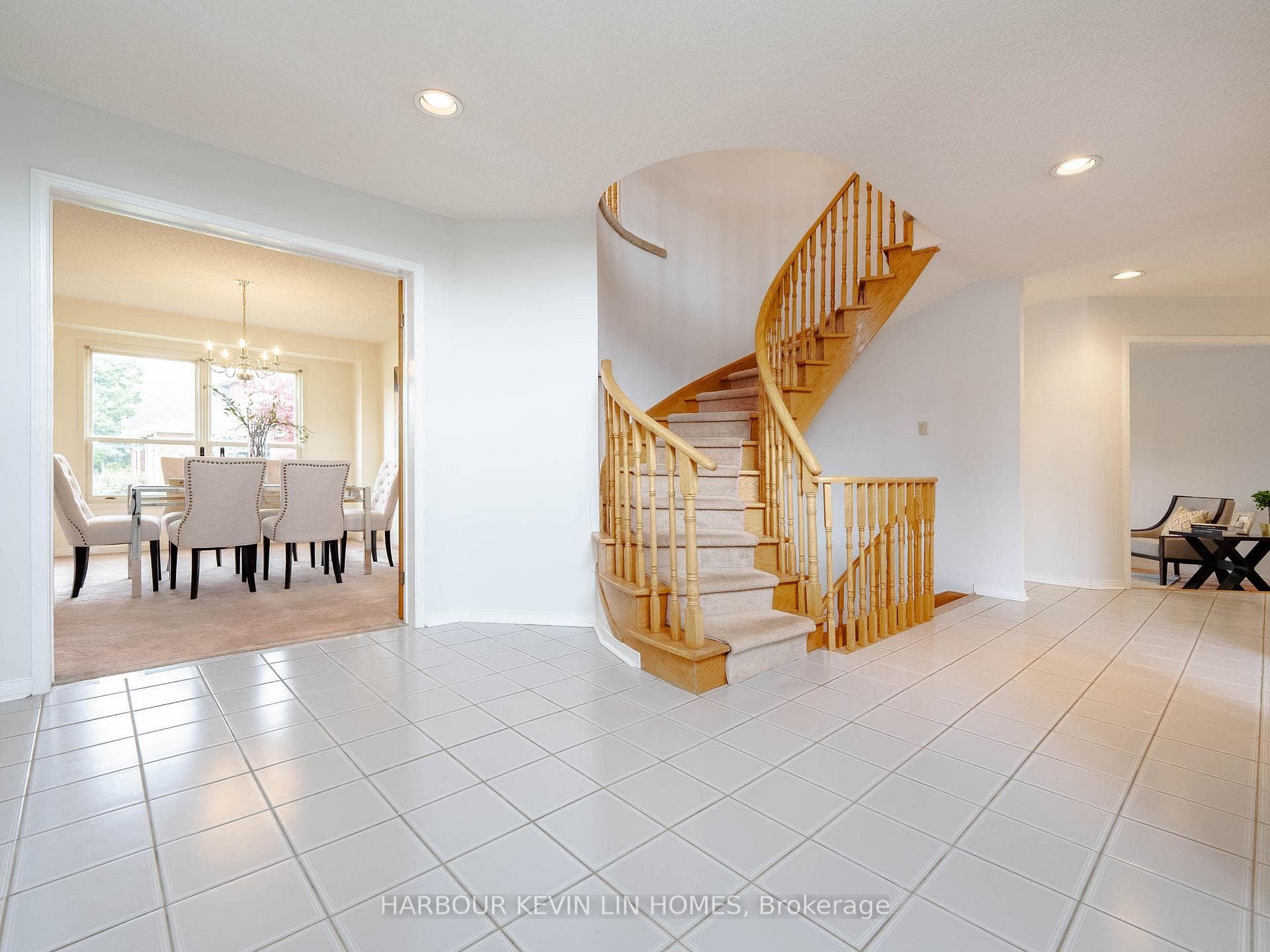 95 Castleridge Drive photo 6