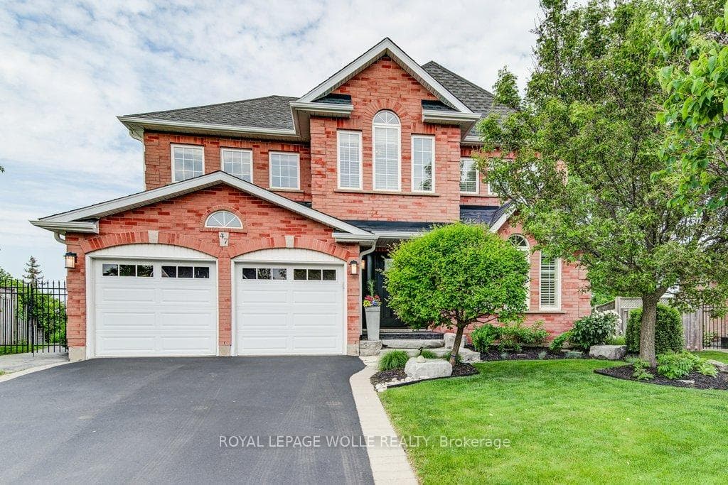 47 Forest Breeze Court photo 1