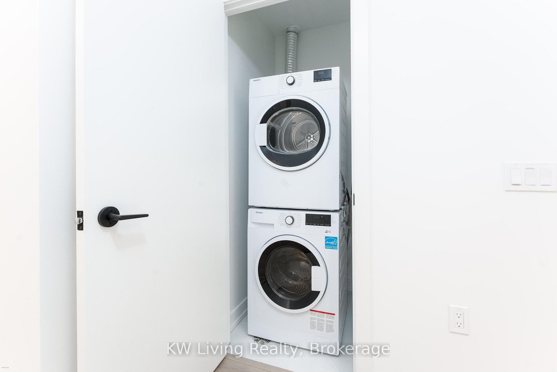 127 Broadway Avenue Unit 2306 photo 9