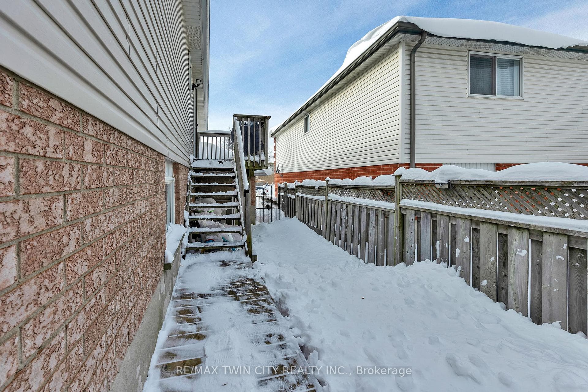 299 Erinbrook Drive photo 29