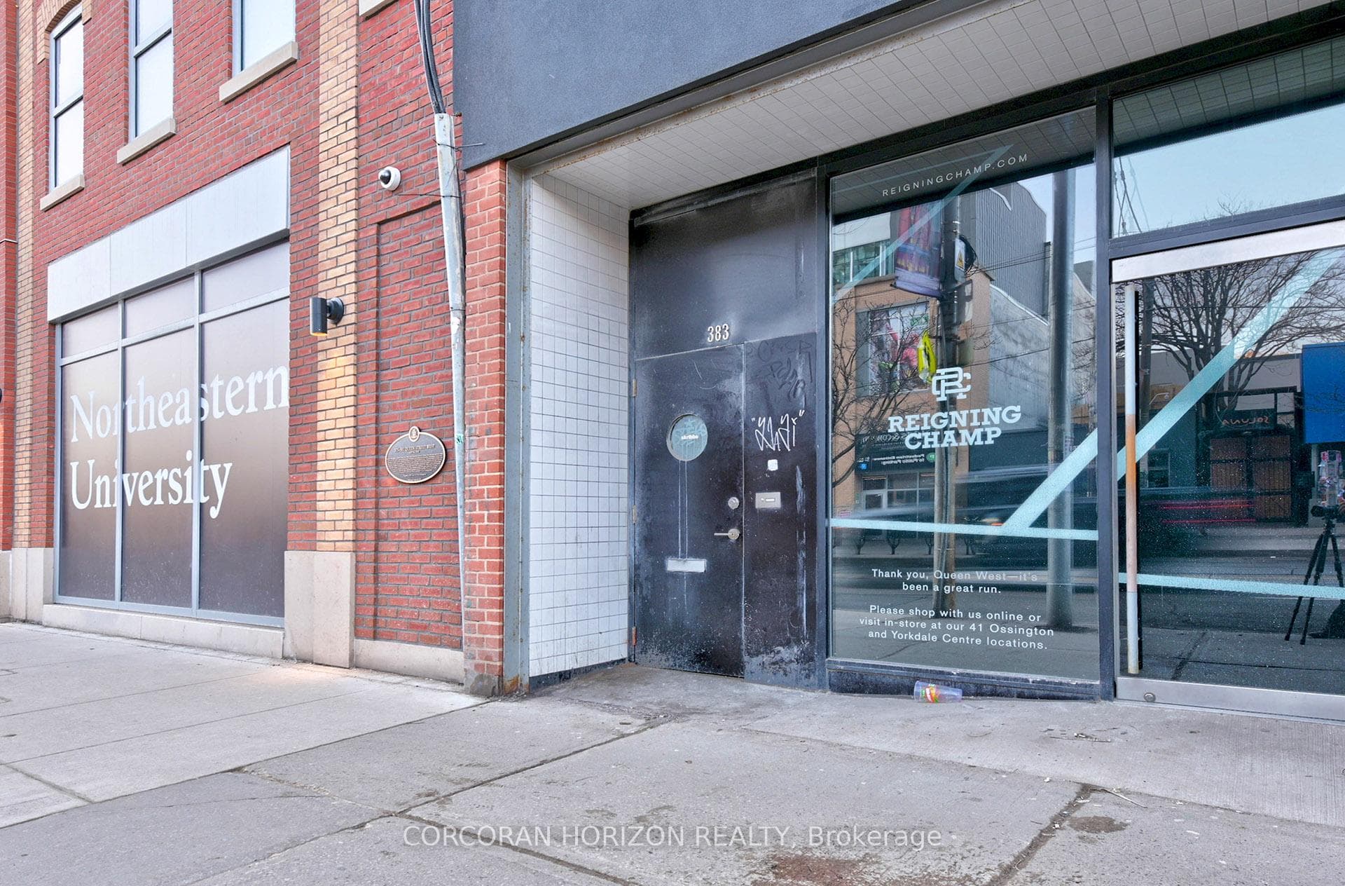 383 Queen Street Unit 3 photo 3