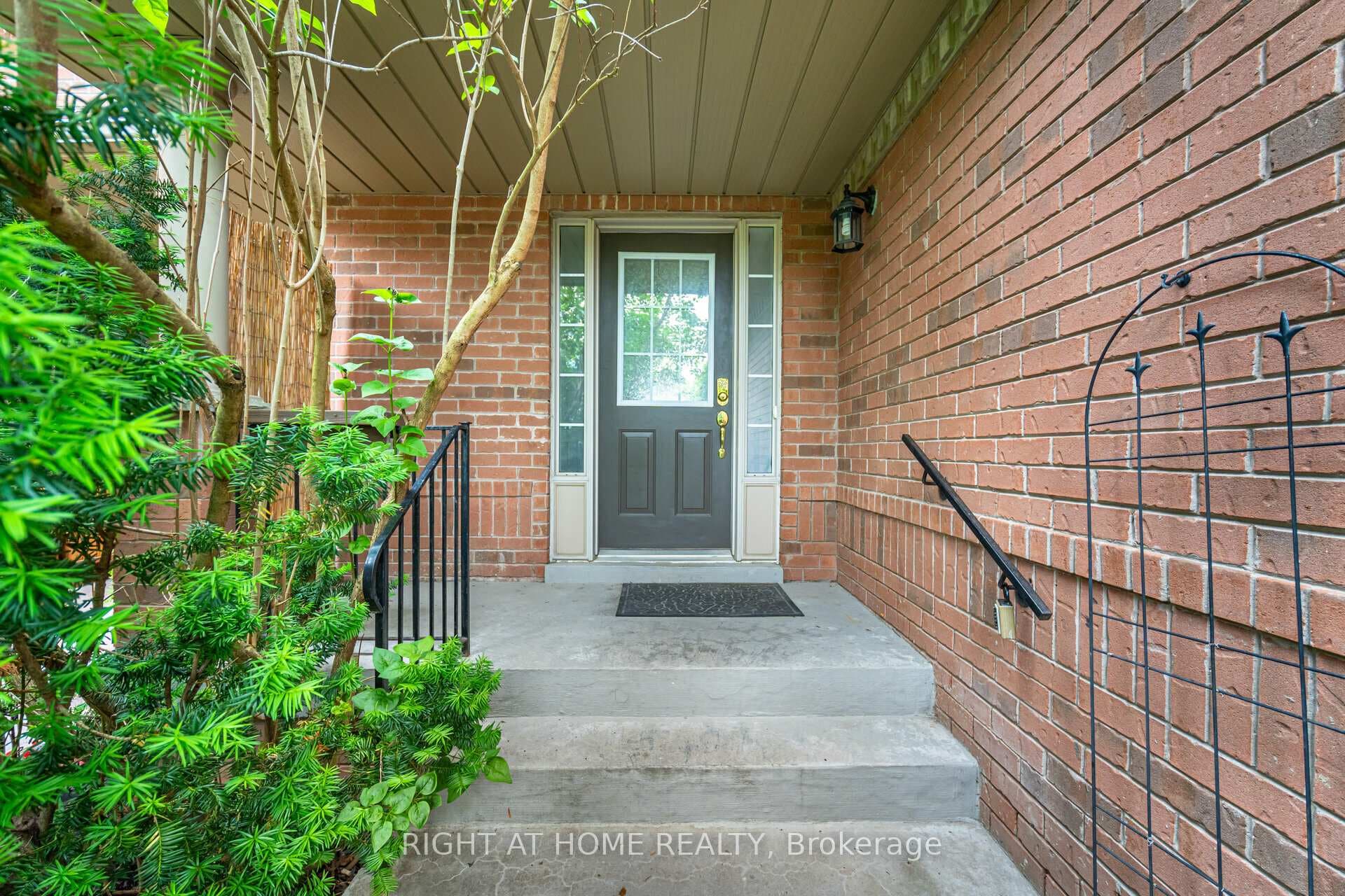 28 Jordanray Boulevard photo 3