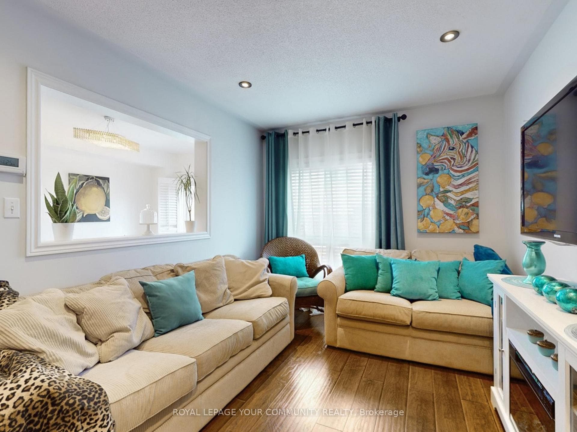 135 Foxchase Avenue photo 4