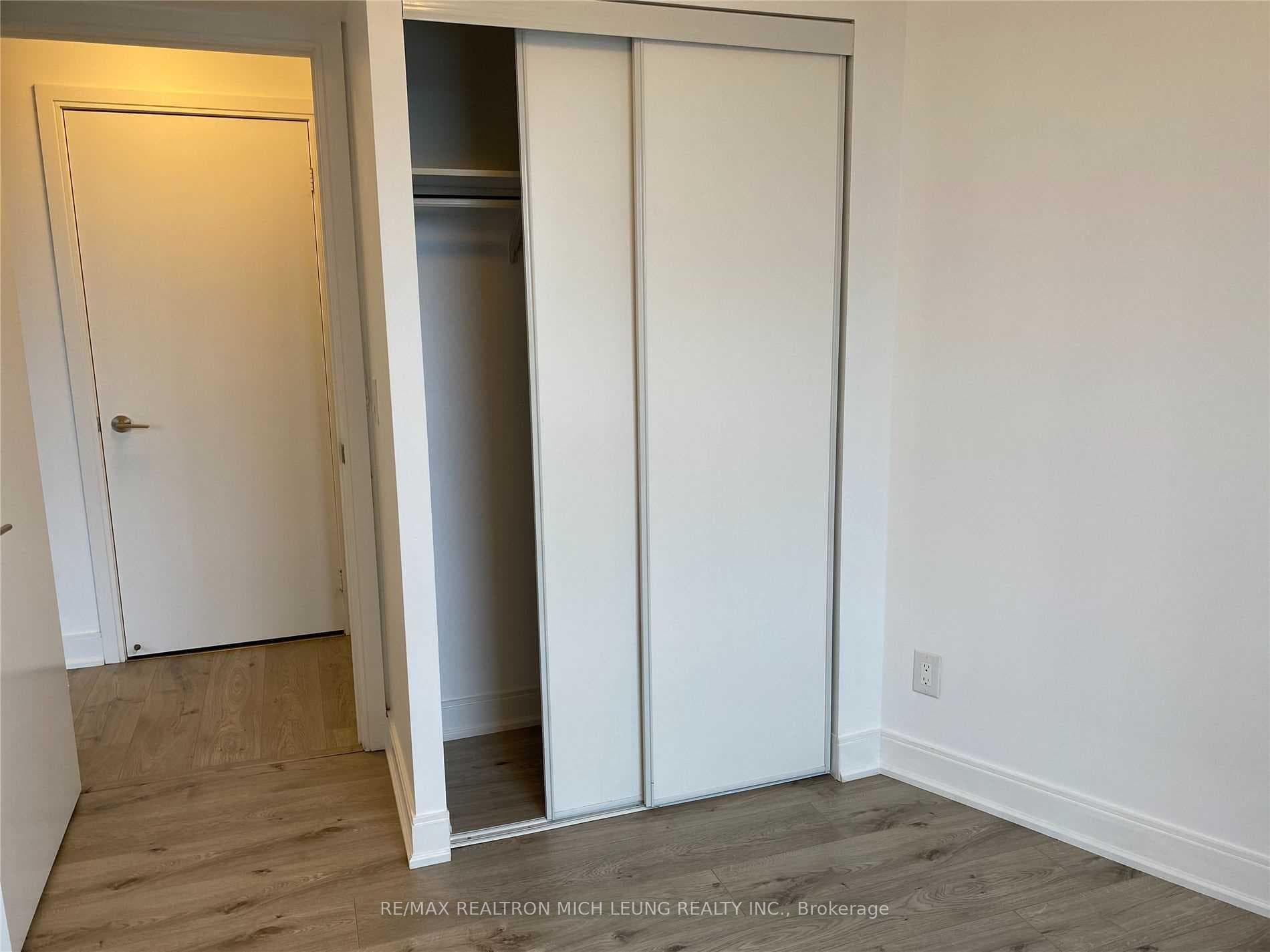 135 Village Green Square Unit 2425 photo 13