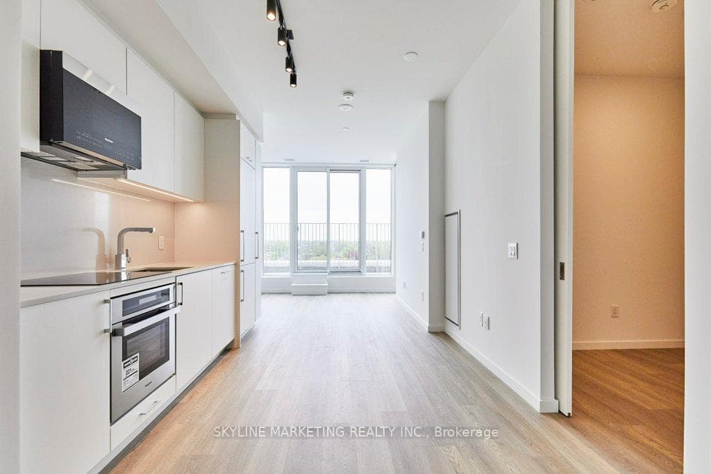 689 The Queensway N/A Unit PH811 photo 3