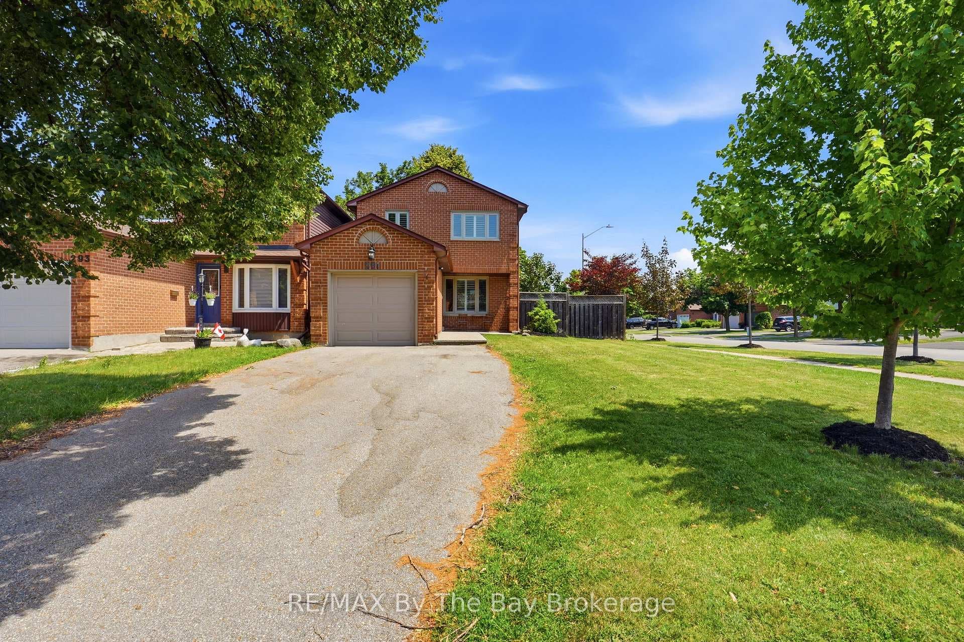 291 Woodlawn Crescent photo 42