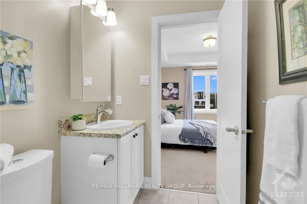 615 LONGFIELDS Drive Unit 302 photo 23