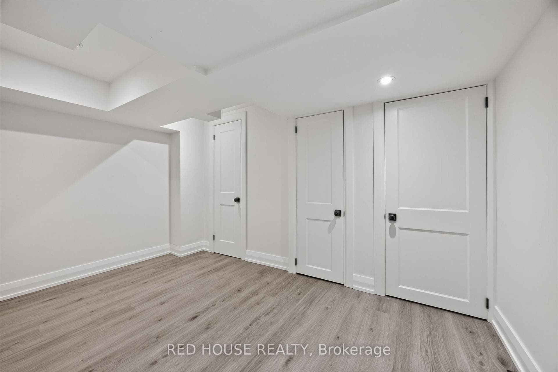 70 Beaverbrook Avenue Unit Basement photo 16