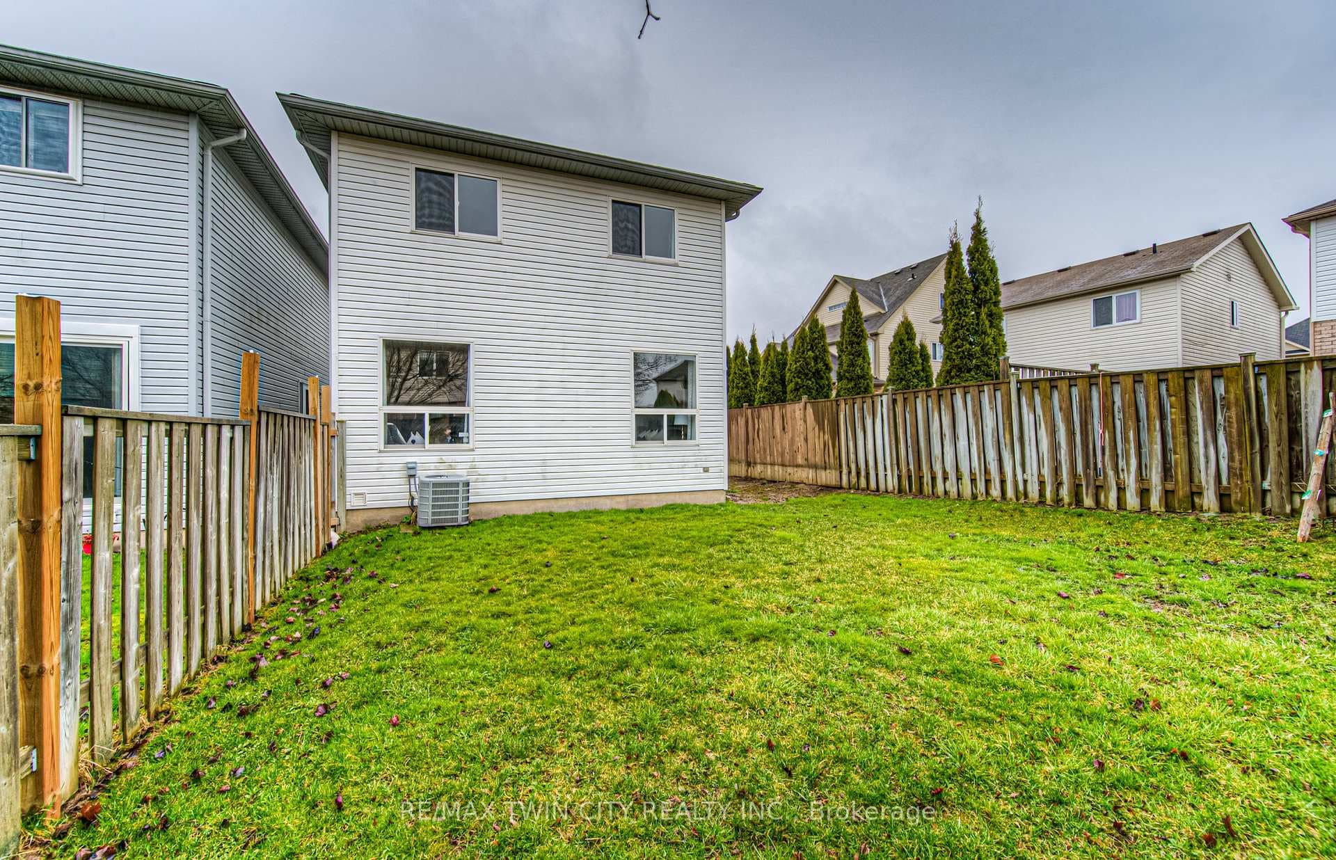 92 Westmeadow Drive photo 20
