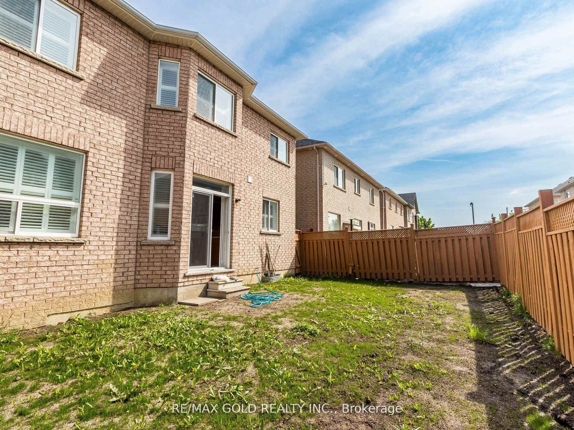 60 Eagle Plains Drive photo 35
