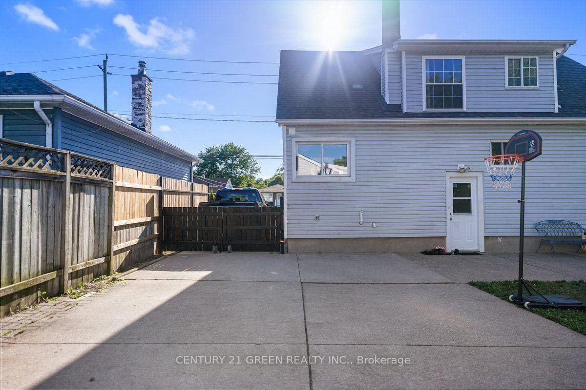506 Niagara Street photo 5