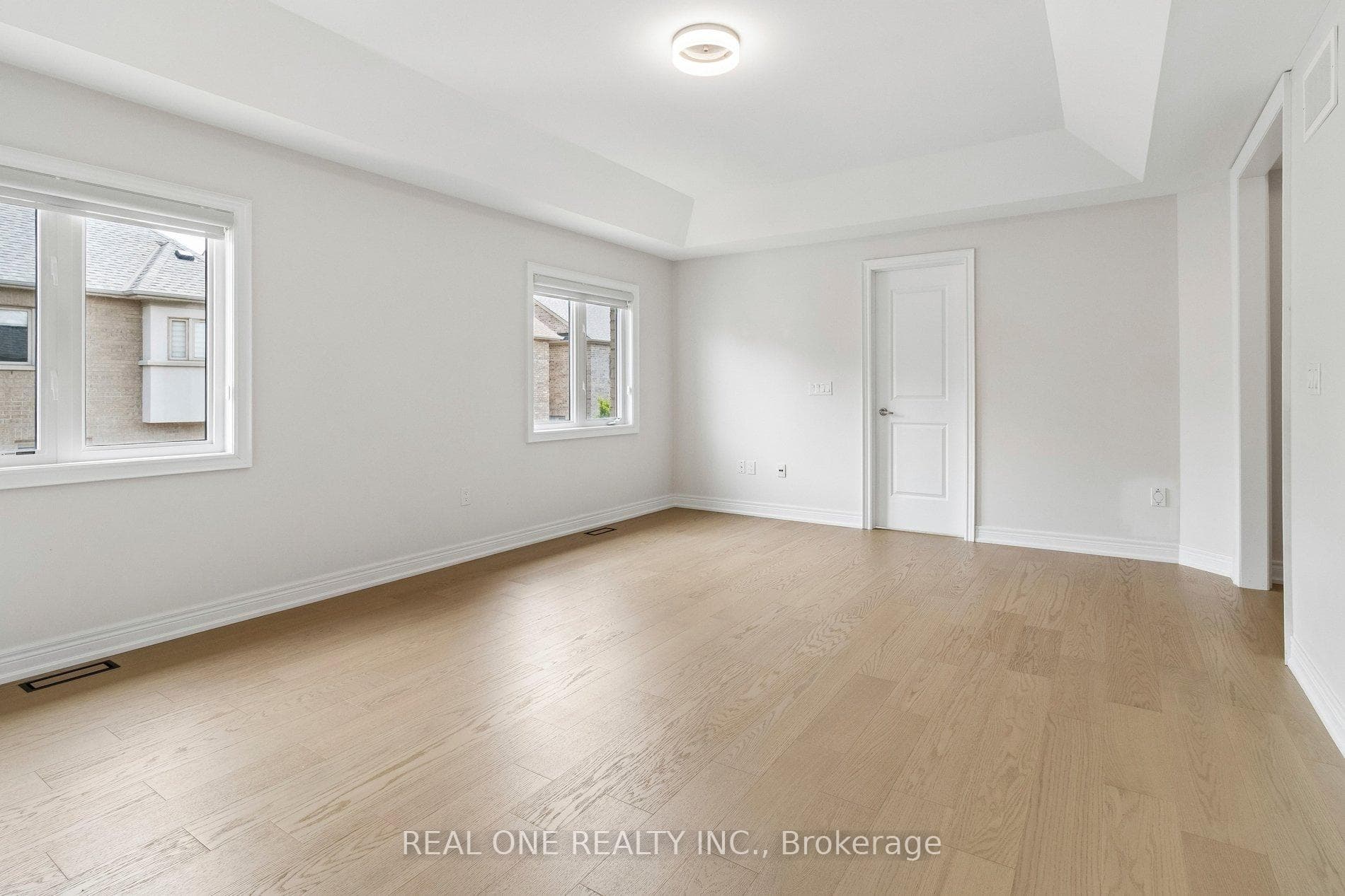 19 Rivoli Drive photo 42