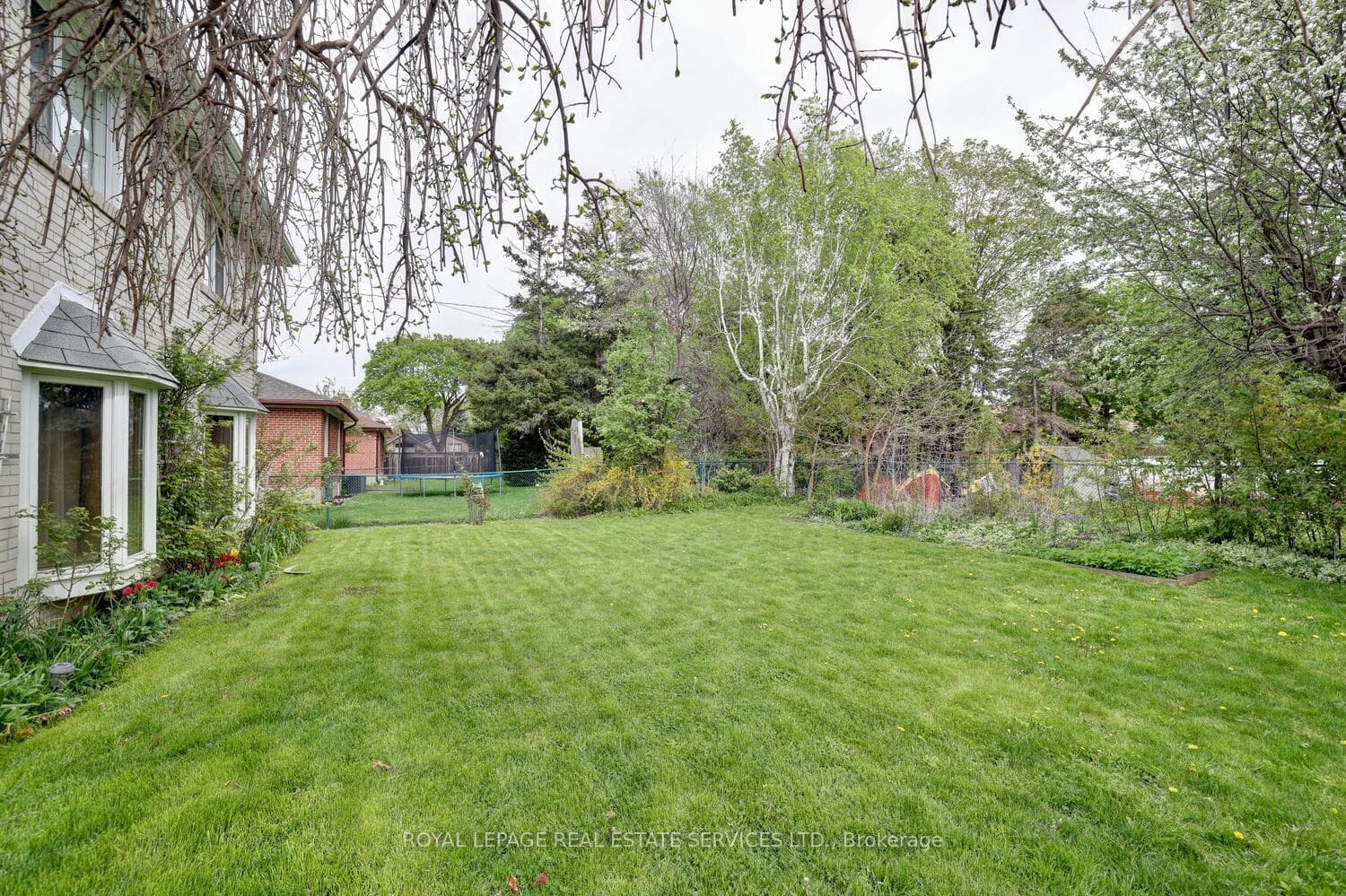 11 Ladbrooke Road photo 33