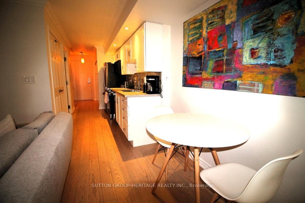 250 Wellington Street Unit 1131 photo 9