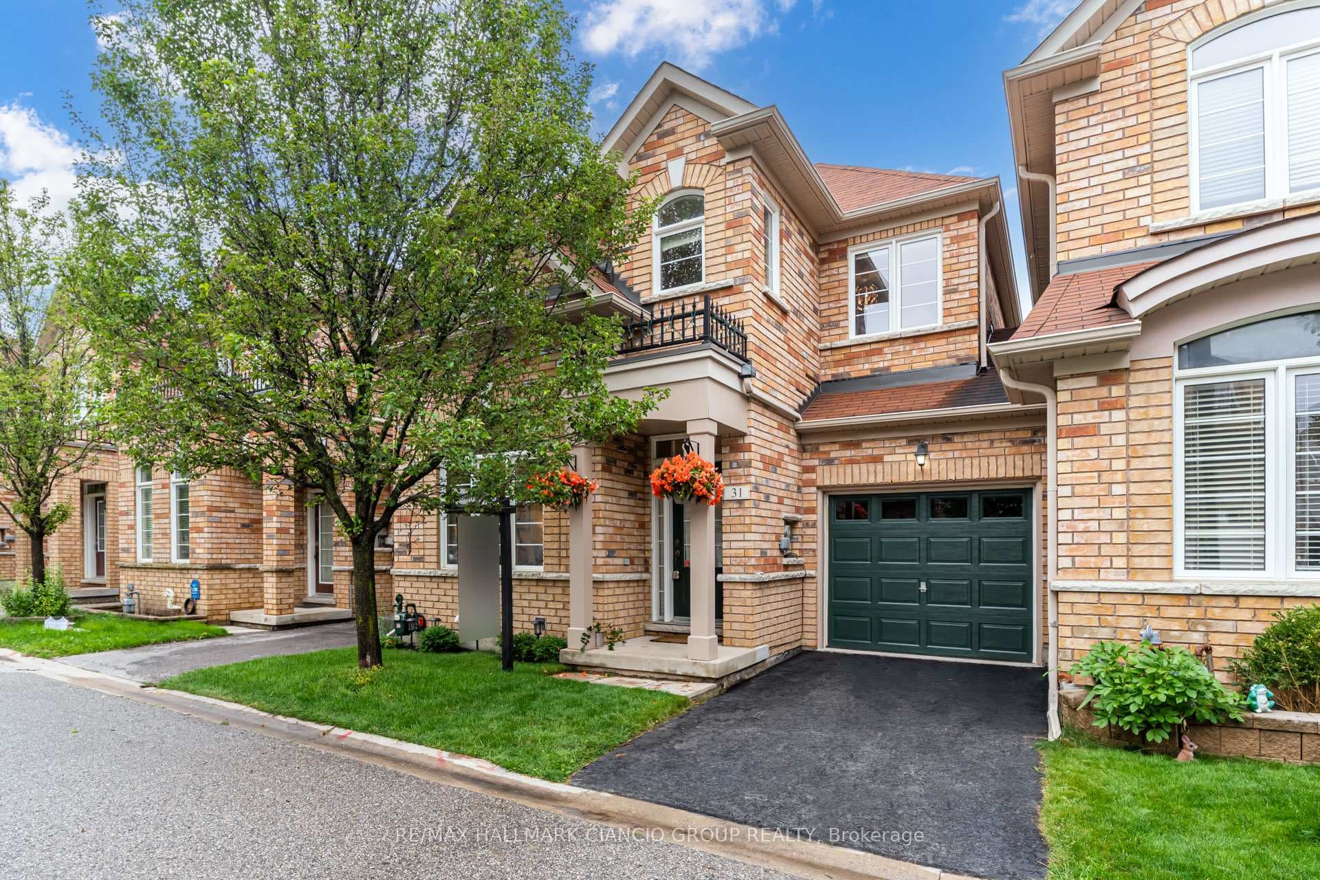 31 Todman Lane photo 1
