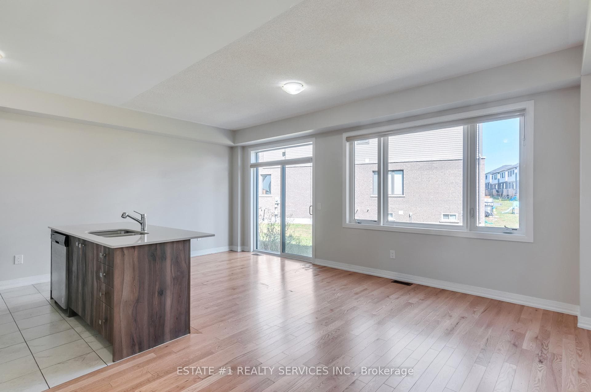 163 Freedom Crescent photo 11