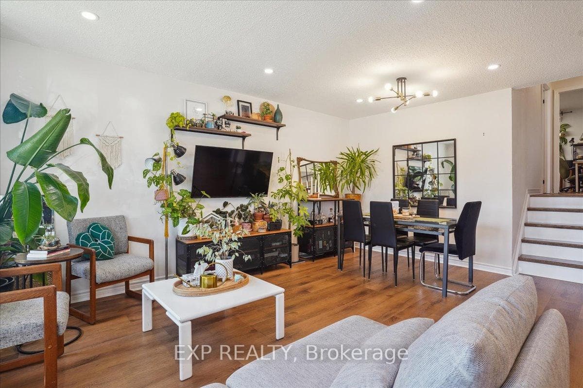 185 Lawnhurst Drive photo 12