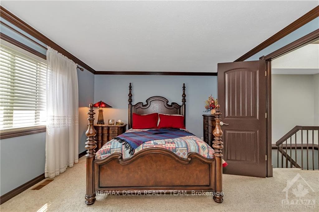6776 JEANNE D'ARC Boulevard photo 15