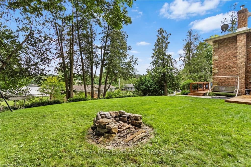3327 LOUGHBOROUGH Drive photo 40