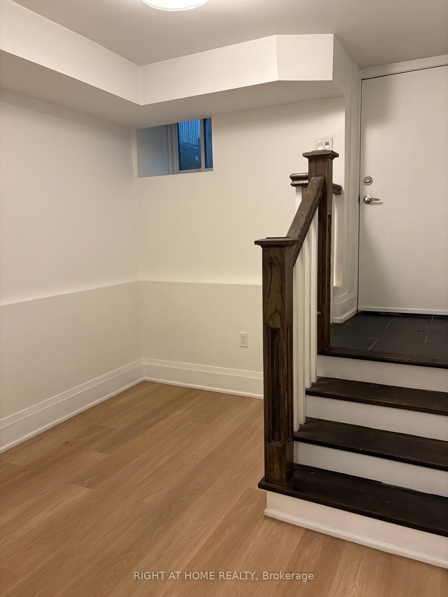 186 Mutual Street Unit Main photo 7