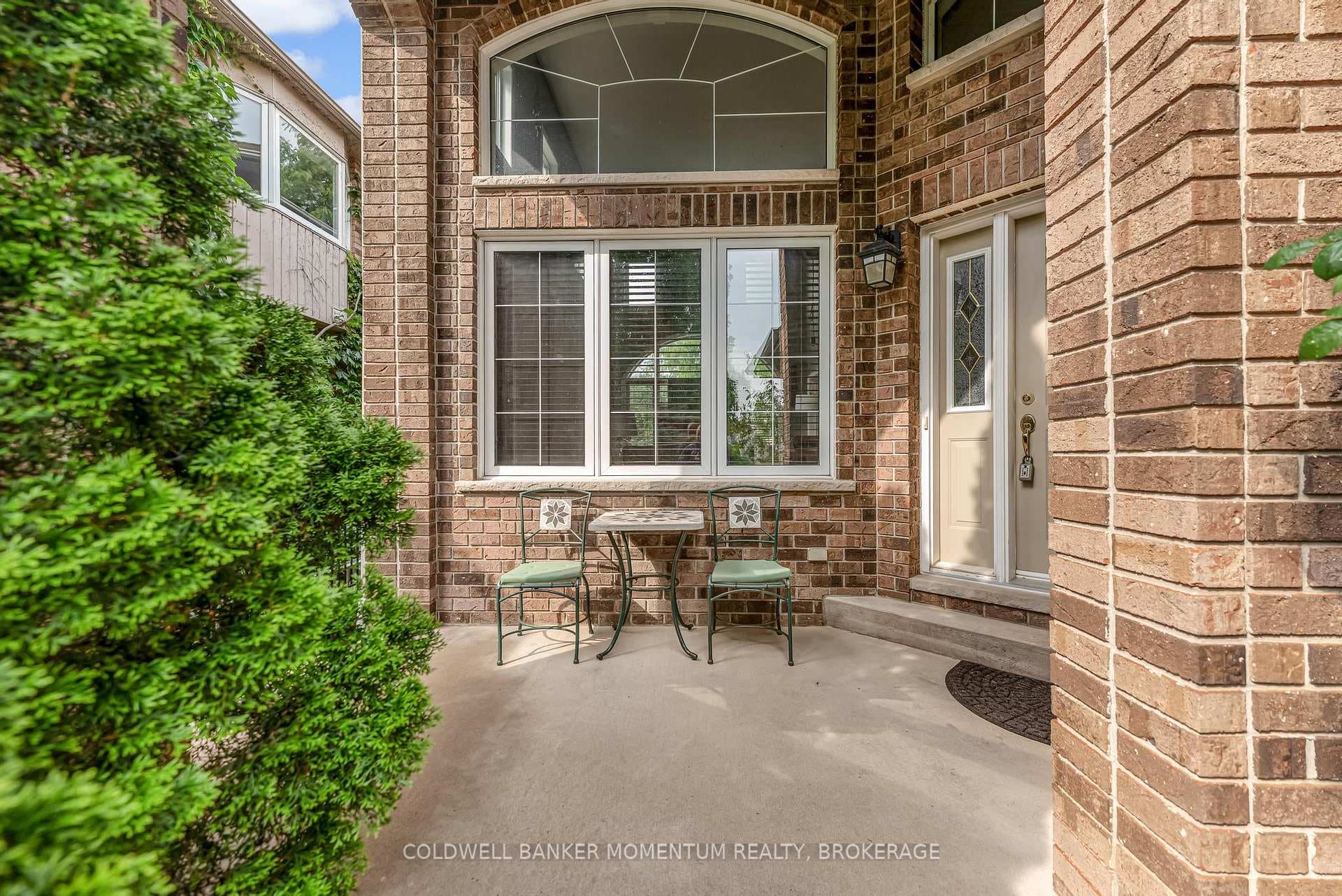 163 Crysler Crescent photo 3
