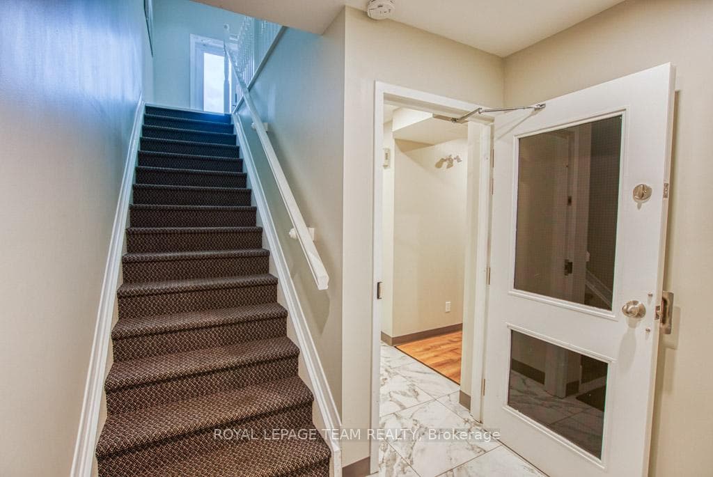 84 Centrepointe Drive photo 22