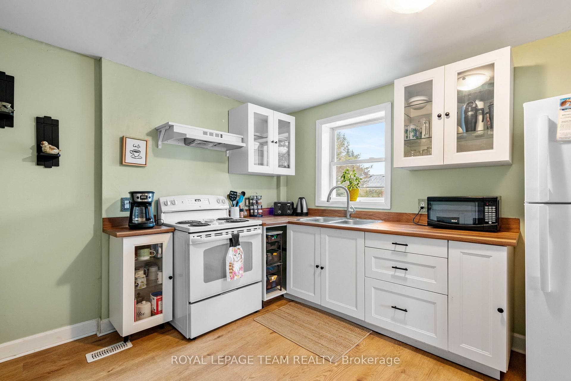 11509 Queen Street photo 5