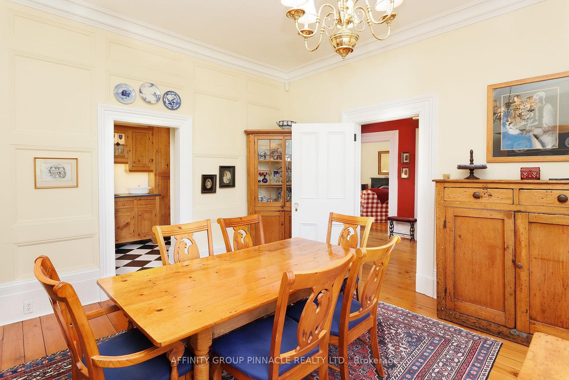 145 King Street photo 11