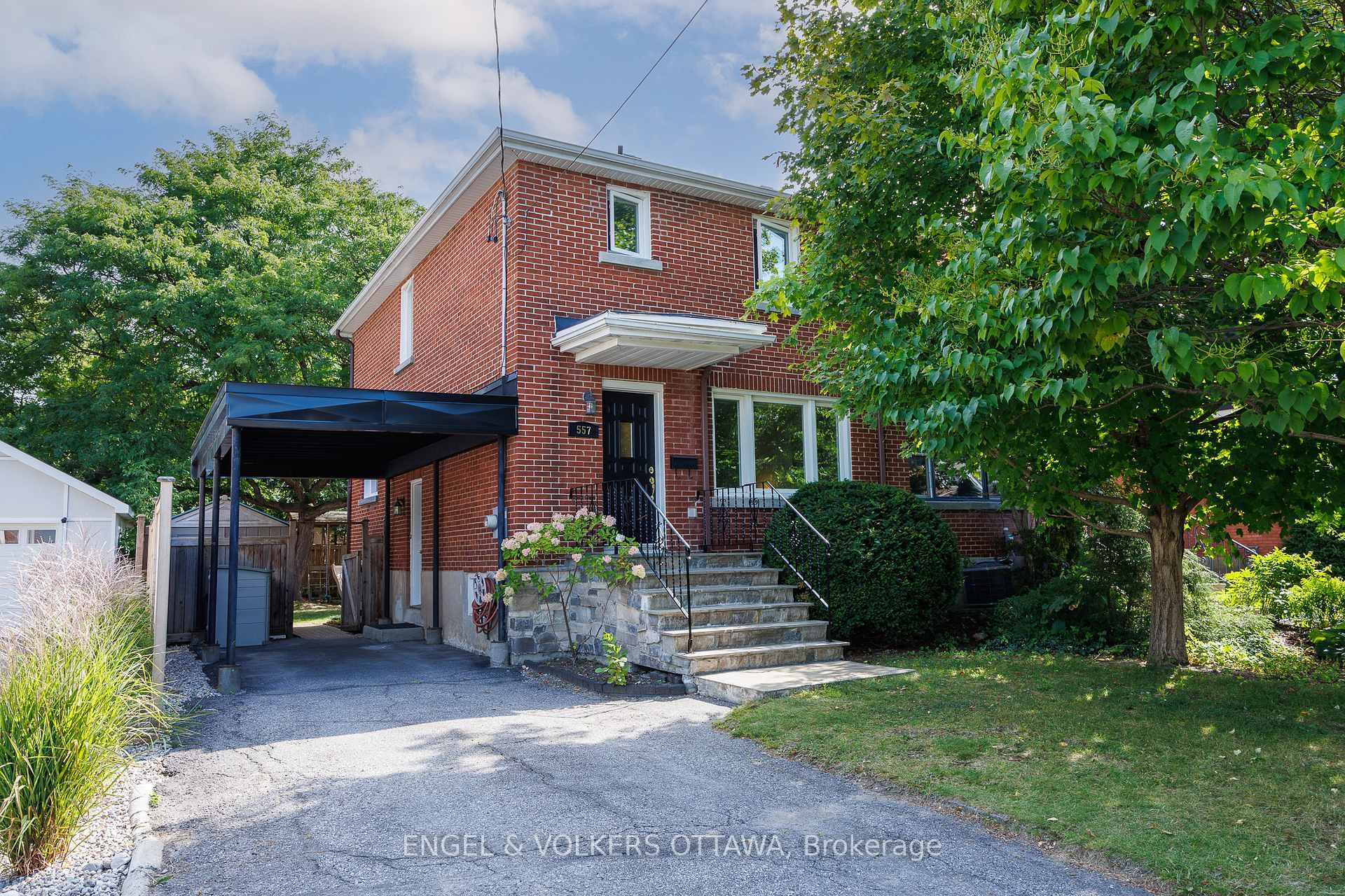 557 Roosevelt Avenue photo 1