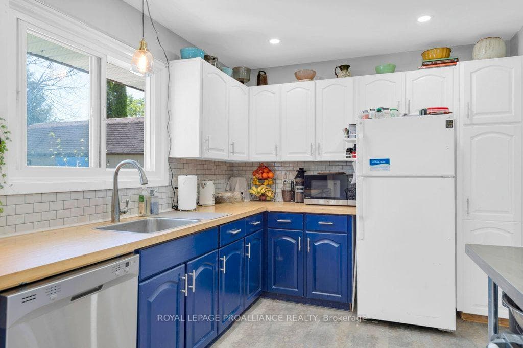 2446 Wallbridge Loyalist Road photo 17