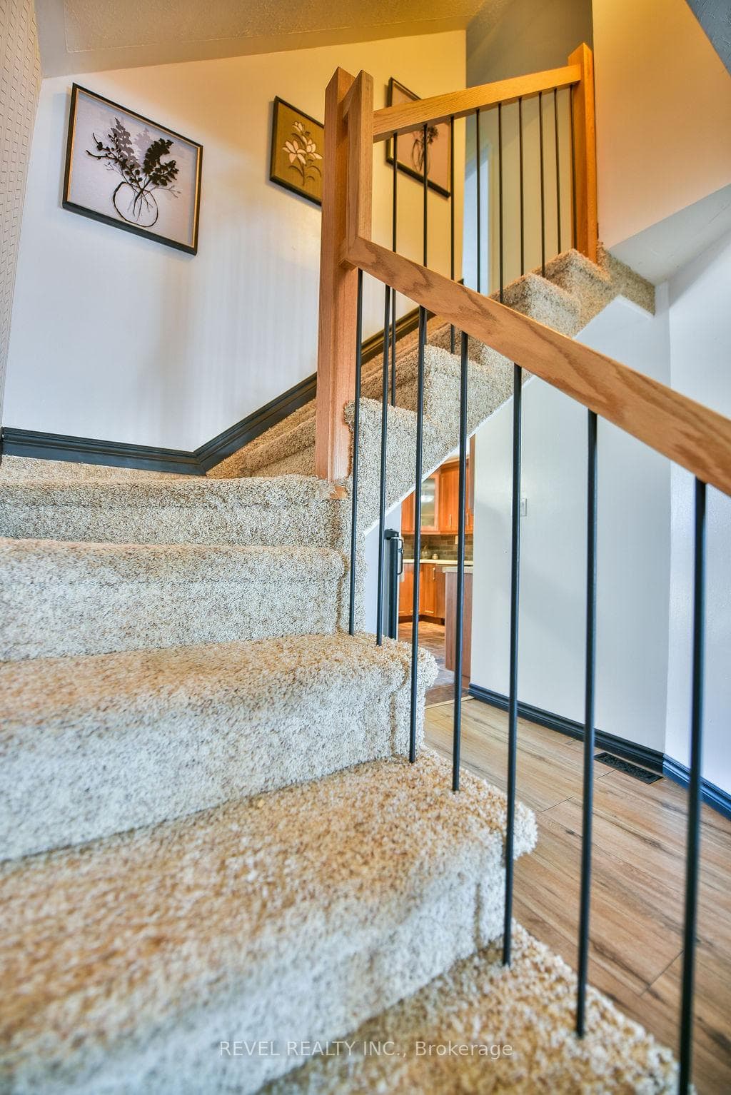 384 Maple Street photo 17