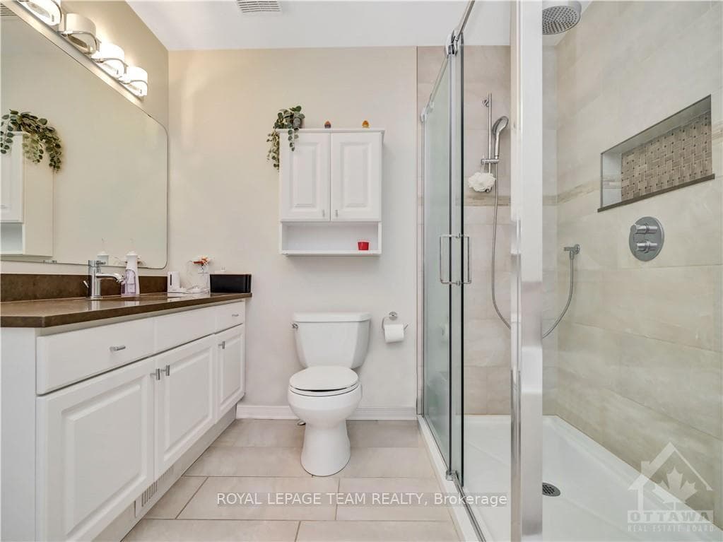 53 THORNBURY Crescent photo 21