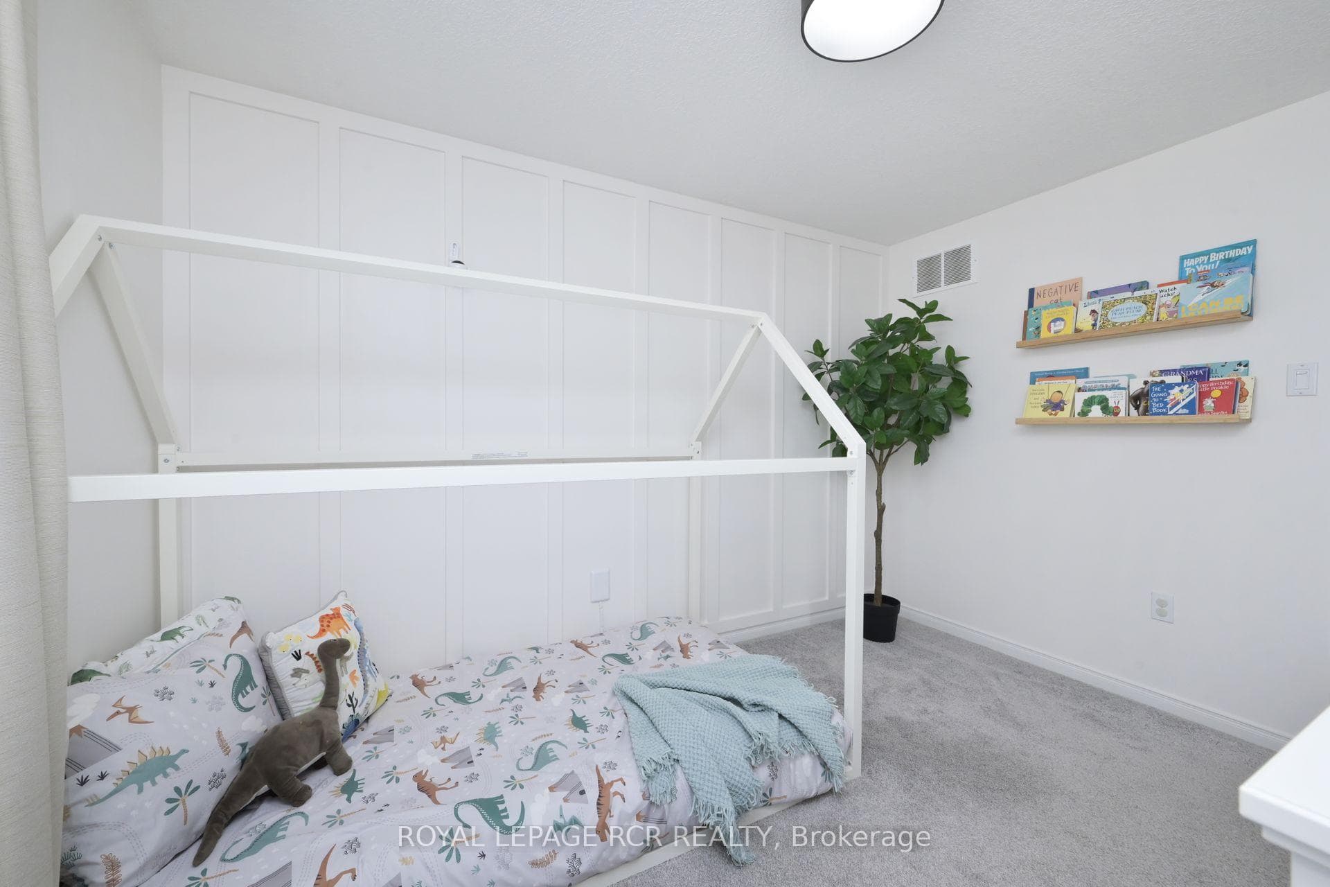 429 Simon Street photo 21
