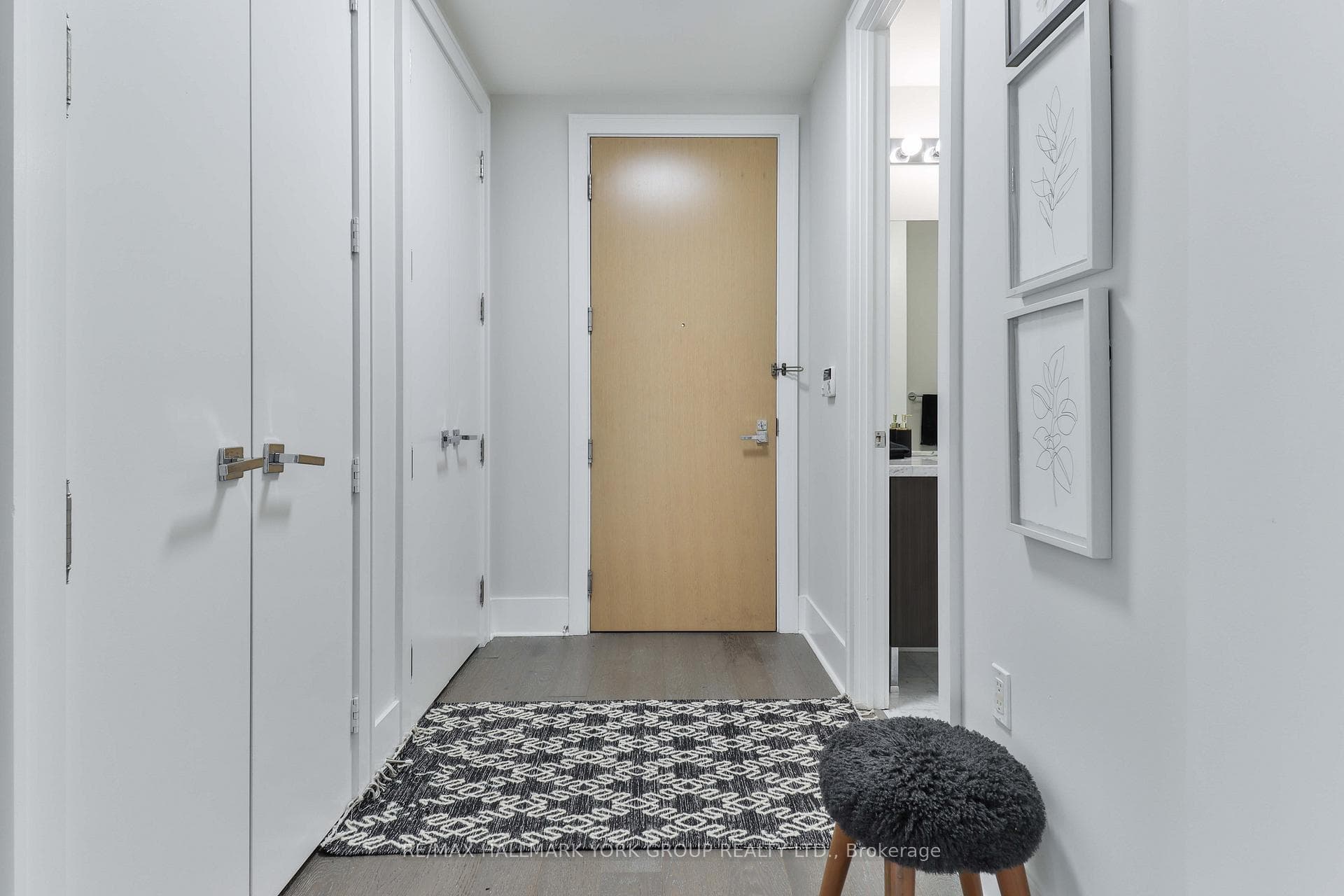 29 Queens Quay Unit 505 photo 3