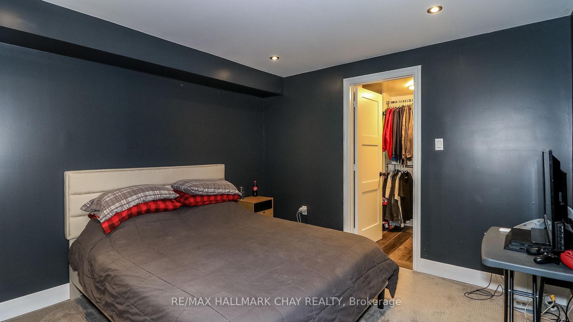 17 Bowman Avenue photo 42