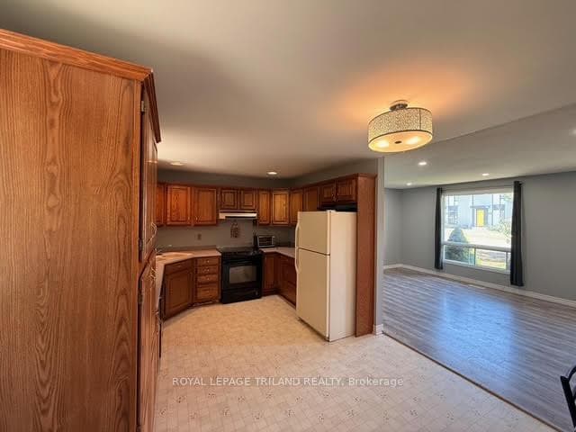 165 Railway Avenue photo 5