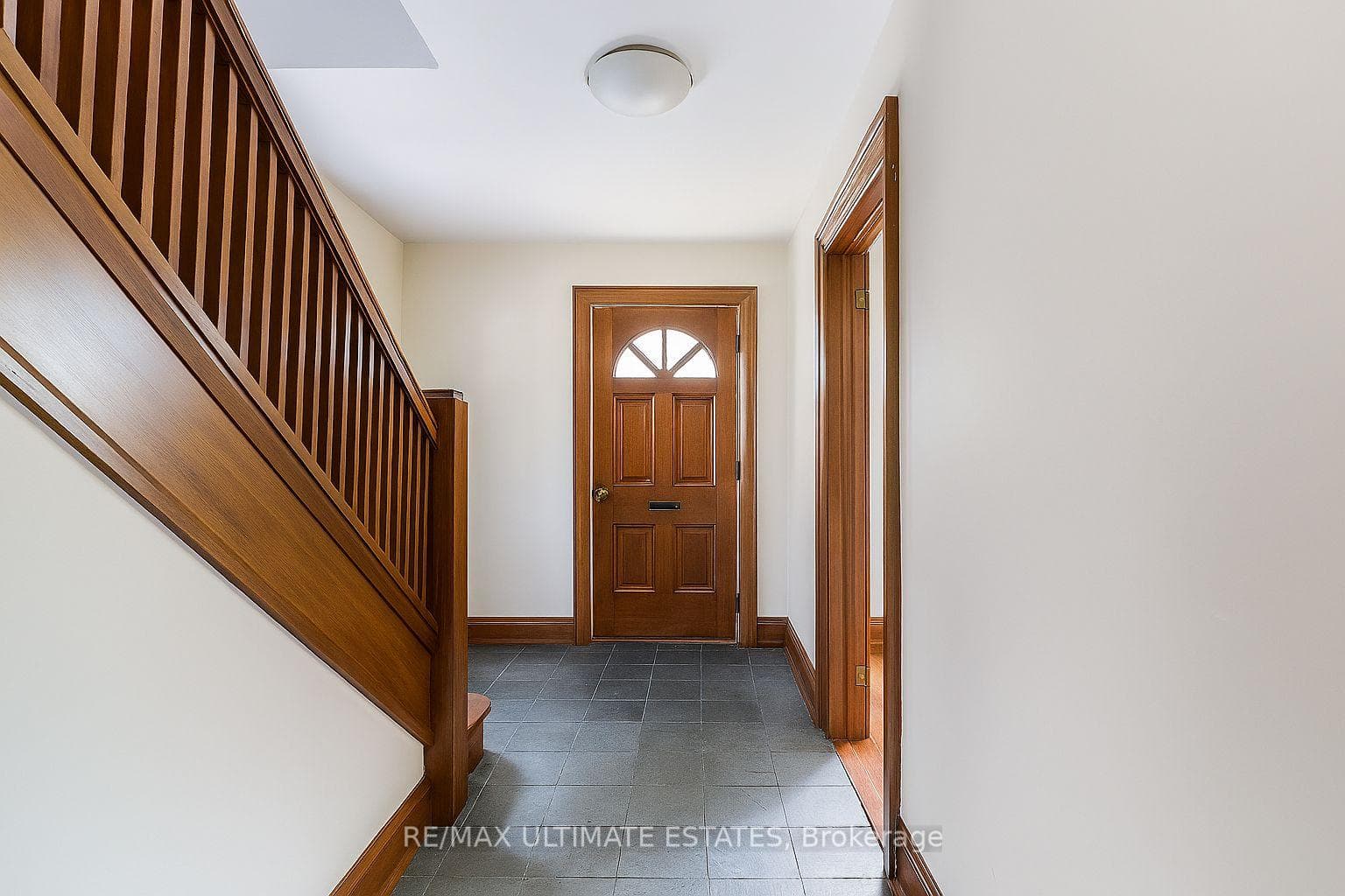 18 Cameron Avenue photo 3