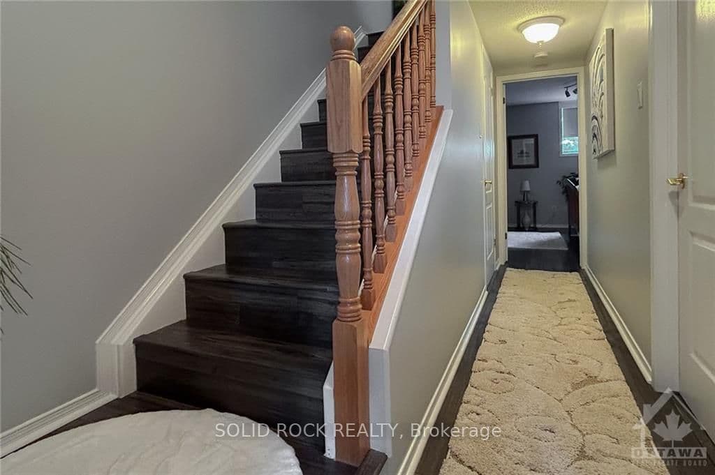 240 CRESTHAVEN Drive photo 13