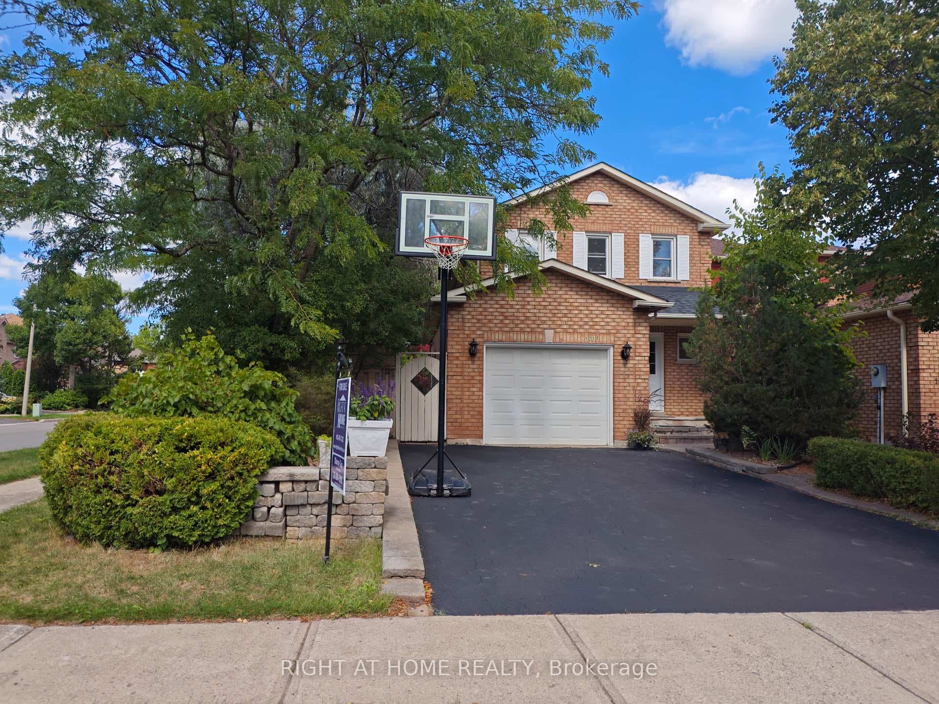 1216 Blackburn Drive photo 2