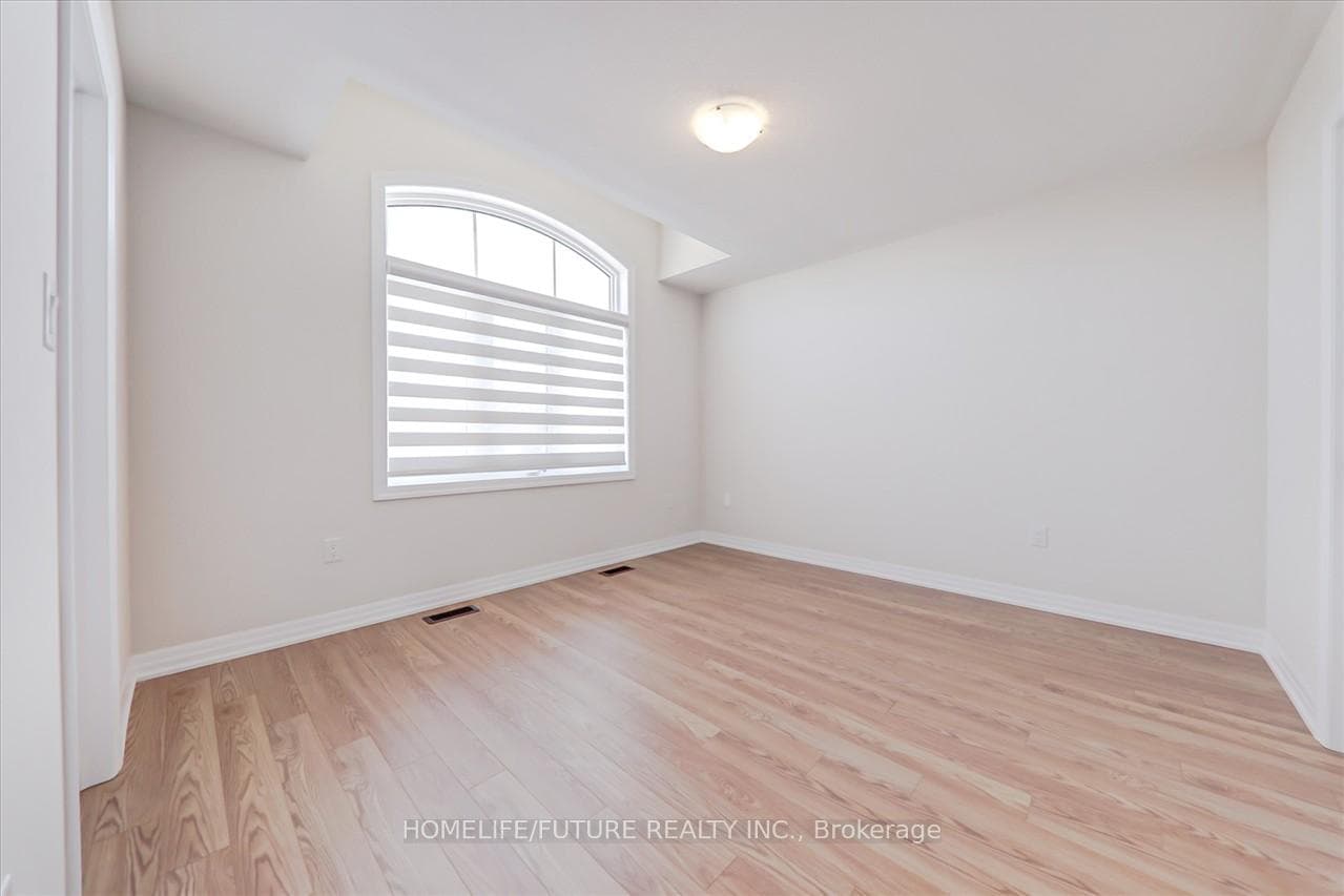 78 NORTHROP Avenue photo 29