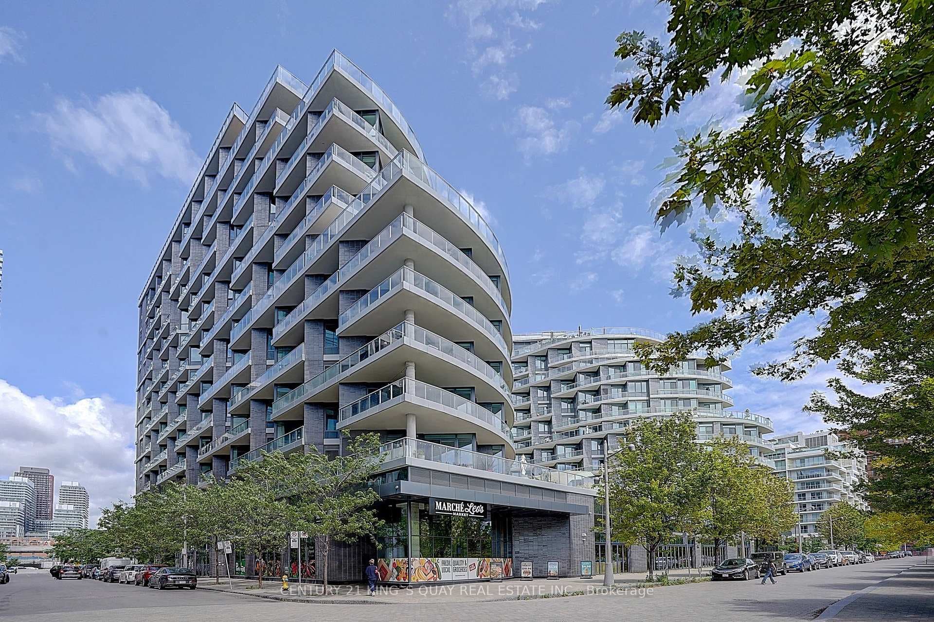 1 Edgewater Drive Unit Ph01 photo 24