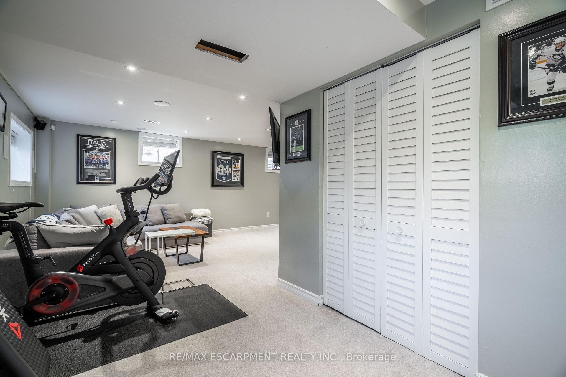 80 Montreal Circle photo 36