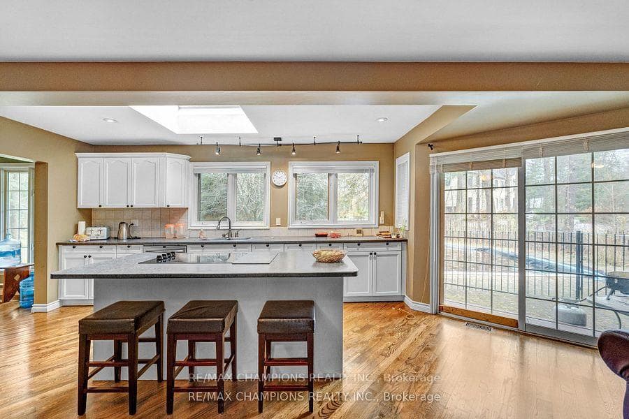 16548 7th Concession Road photo 30